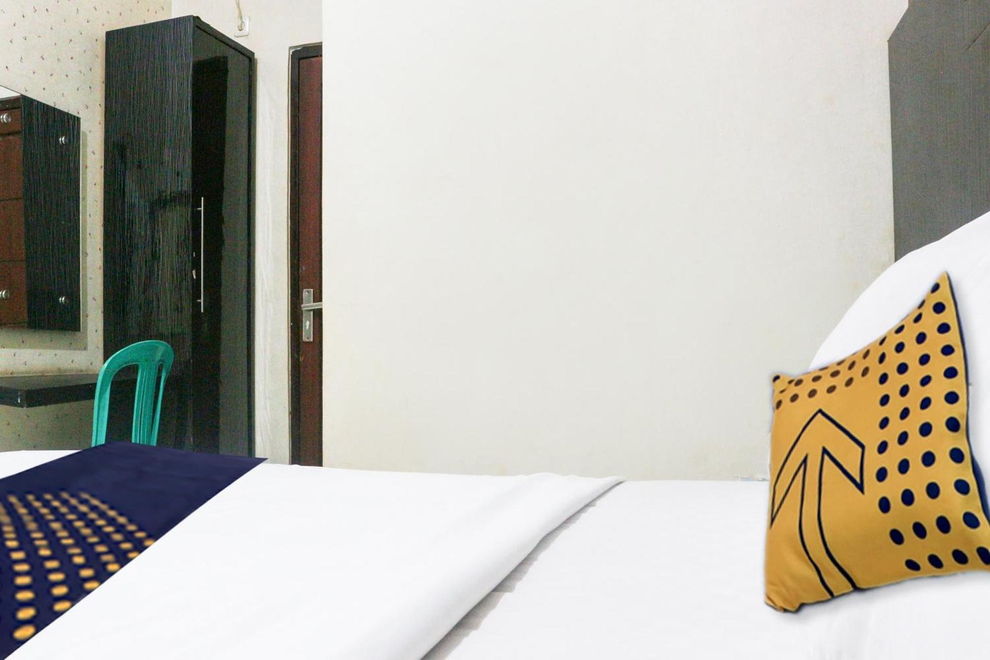 Spot On 3605 Clarichie Guest House Kupang  Esterno foto