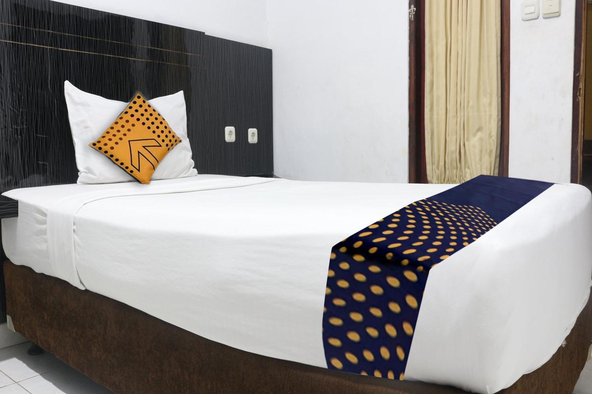Spot On 3605 Clarichie Guest House Kupang  Esterno foto