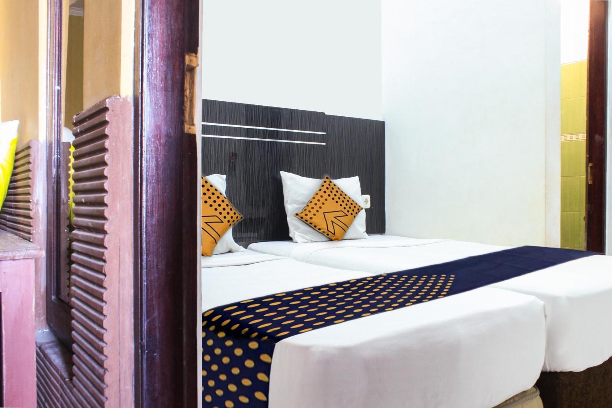 Spot On 3605 Clarichie Guest House Kupang  Esterno foto